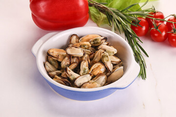 Marinated mussels in the bowl