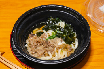 レンチンした肉うどん