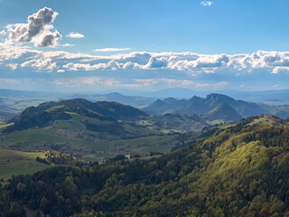 Obraz premium mountains and clouds, Karpaty Mountains, Ukraine