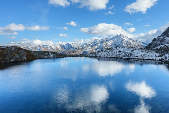 Bergsee in den Bergen des Zillertales