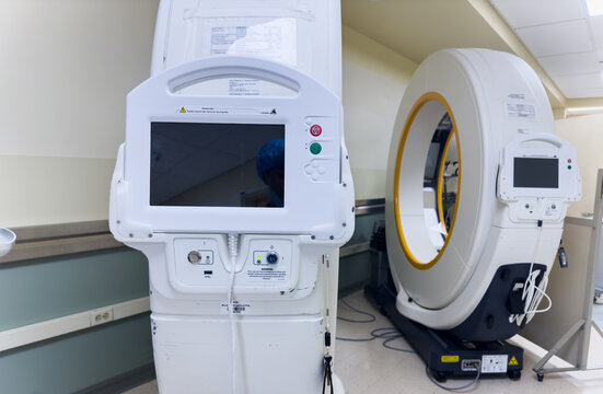 Chicago, IL, USA, October, 28, 2023, hospital X-ray machine in operation, radiologist at work, saving lives with precise diagnostics and advanced medical technology
