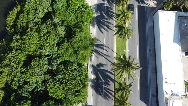 Aerial view of the Blvd Kukulcan at Cancun south Beach, M&eacute;xico