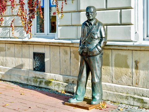  In 2012, a monument to the architect Władysław Beksiński, the author of the project for the former magistrate, was erected here, Sanok, Poland.
