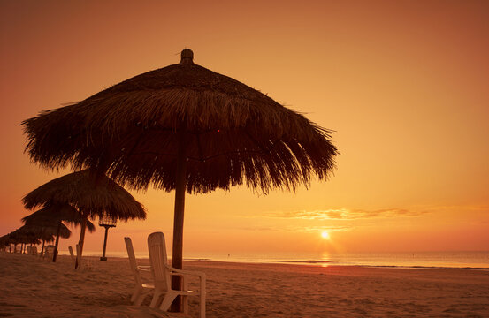 Guangdong maoming romantic coast sunrise
