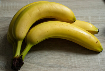  Fresh ripe bananas rich in vitamins, an ideal healthy fruit. - 669457512