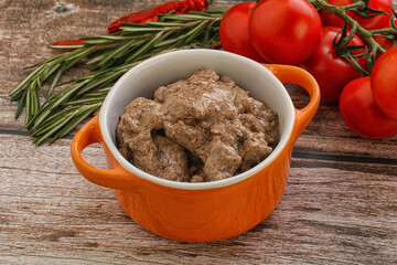Soft chicken liver with cream