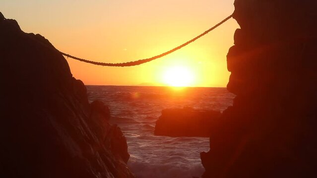 雄龍雌龍の岩・夕焼け・海・空