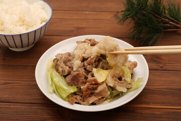 牛ホルモンキャベツ炒め