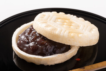 小豆最中　(あずきもなか)