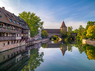 Alte Häuser an der Pegnitz, Fronveste und Schlayerturm, Nürnberg, Mittelfranken, Bayern,...