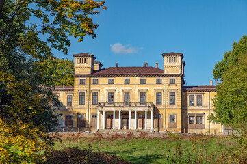 Fototapeta na wymiar Pałac Potockich w Krzeszowicach