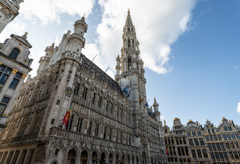 Fototapeta premium Grand Place of Bruxelles in a sunny day