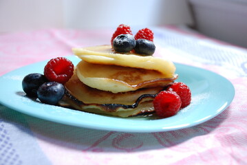 pancakes with berries