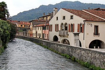 Vittorio Veneto (Treviso); il borgo antico di Serravalle lungo il Fiume Meschio