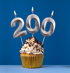 Number of followers or likes - Candle number 200