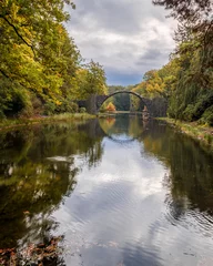 Photo sur Plexiglas Le Rakotzbrücke The Devil's Bridge view in Kromlau Park of Germany