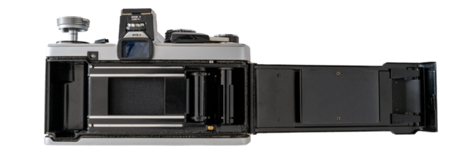 appareil photo argentique, vue dos ouvert, sur fond transparent