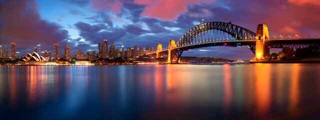 Obraz premium Sydney Harbor Bridge a Waterfront Icon