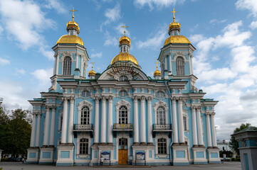 Fototapeta na wymiar Orthodox church in Saint Petersburg