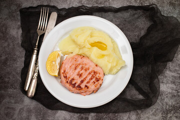 homemade burger grillet without bread