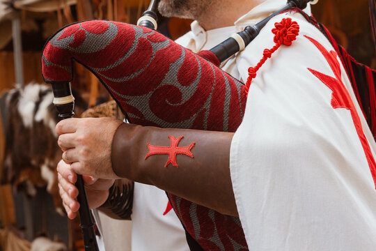 Medieval emblem and tune