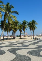 Photo sur Plexiglas Copacabana, Rio de Janeiro, Brésil Famous sidewalk with mosaic of Copacabana and Leme beach in Rio de Janeiro Brazil