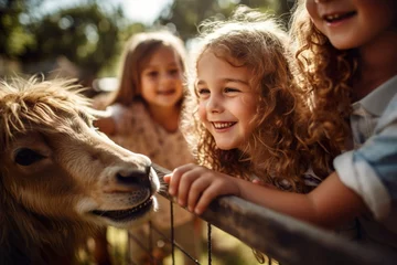 Poster Kinder auf dem Bauernhof streicheln Tier © stockmotion