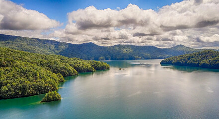 Obraz premium Aerial of South Carolina Lake Jocassee Gorges Upstate Mountains