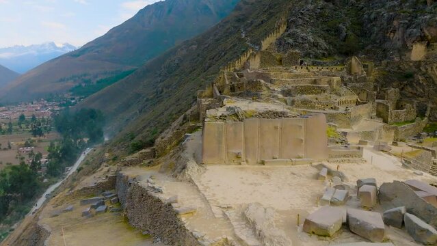 Complejo arqueol&oacute;gico de Ollantaytambo en el valle del Urubamba Cuzco Per&uacute;