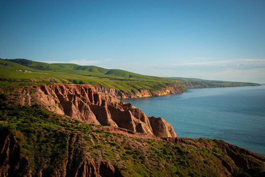 Australia, Sellicks Beach is a place where the Mount Lofty Ranges meet the sea. Don&acute;t miss this stunning coastline located in Fleurieu Peninsula only 52 kilometres south of Adelaide.