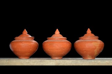 Fototapeta na wymiar clay pots for sale in the market