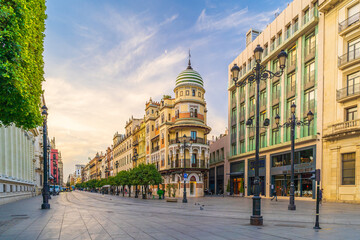  Shopping street in downtown Seville - obrazy, fototapety, plakaty