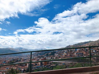 [Peru] Cityscape and blue sky seen from the top of the hill (Cusco)