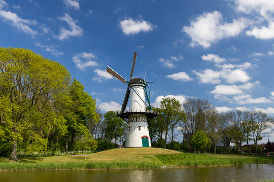 Windmill Hoop in Tholen, Netherlands