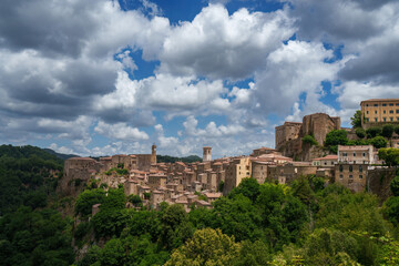 Fototapeta na wymiar Sorano, historic town in Grosseto province, Tuscany