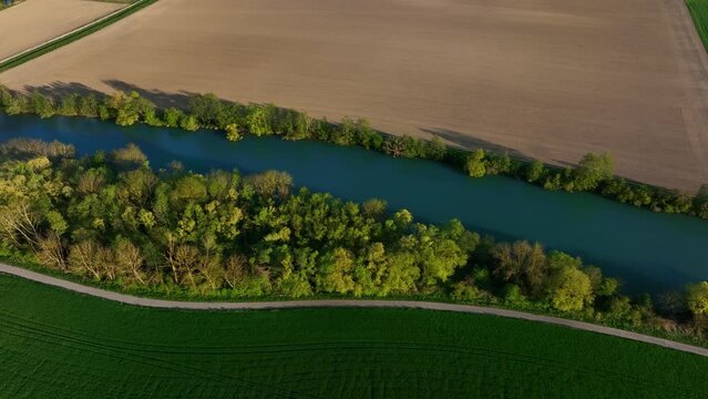 Paysage a&eacute;rien de la Marne et la Montagne de Reims en Champagne