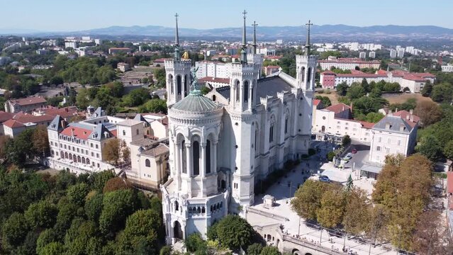 drone video Notre-Dame de Fourvi&egrave;re Basilica, Basilique Notre-Dame de Fourvi&egrave;re lyon france europe
