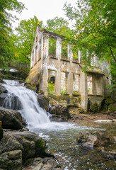Fototapeta na wymiar Ruins & waterfall in the forest