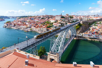 Ponte Dom Luis I, Luis I Bridge.Porto Metro Train crossing..Porto, Oporto, Portugal, Europe - obrazy, fototapety, plakaty