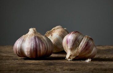 fresh raw garlic