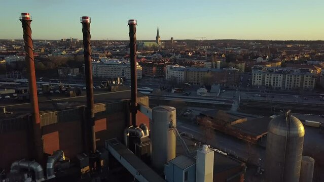Sustainable electrical power and heat plant running on recycled resources in Linkoping, Sweden. Electricity production from reused waste