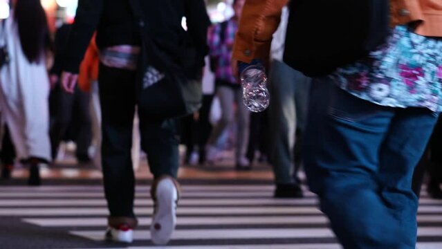 夜の新宿歌舞伎町前交差点　Oct.2023

