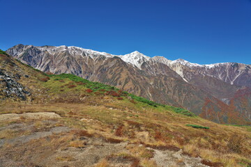 秋の八方尾根より白馬連峰を望む