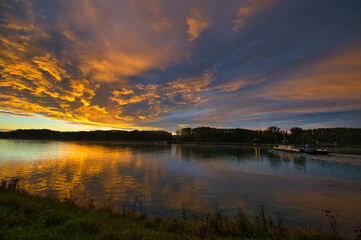 Sonnenaufgang am Rhein bei Rhinau