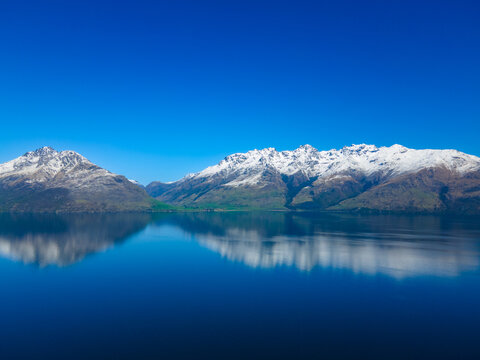 Drone view of Lake Wakatipu in New Zealand_뉴질랜드 퀸즈타운 와카티푸 호수 드론뷰