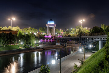 Rotunda at the Memorial Shakhidlar Hotirasi complex in evening