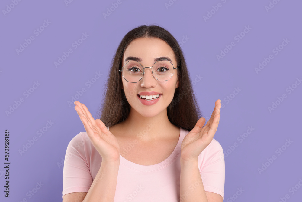 Poster beautiful woman wearing glasses on violet background