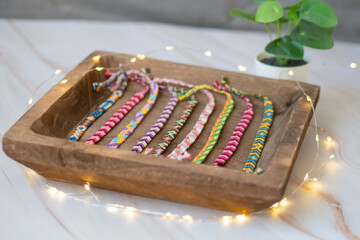 Bracelets br&eacute;siliens - bracelets d'amiti&eacute; color&eacute;s - cr&eacute;ations artisanales