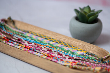 Bracelets brésiliens - bracelets d'amitié colorés - créations artisanales