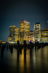 Skyline de Nueva York desde el Dumbo hasta el puerto de columnas 